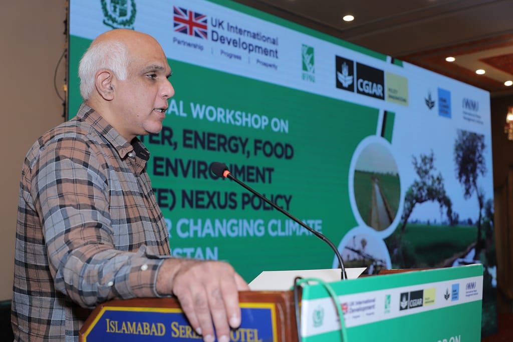 Syed Ali Murtaza, Federal Secretary for the Ministry of Water Resources delivering remarks at the Water, Energy, Food and Environment Nexus event in Islamabad, Pakistan. Photo: IWMI
