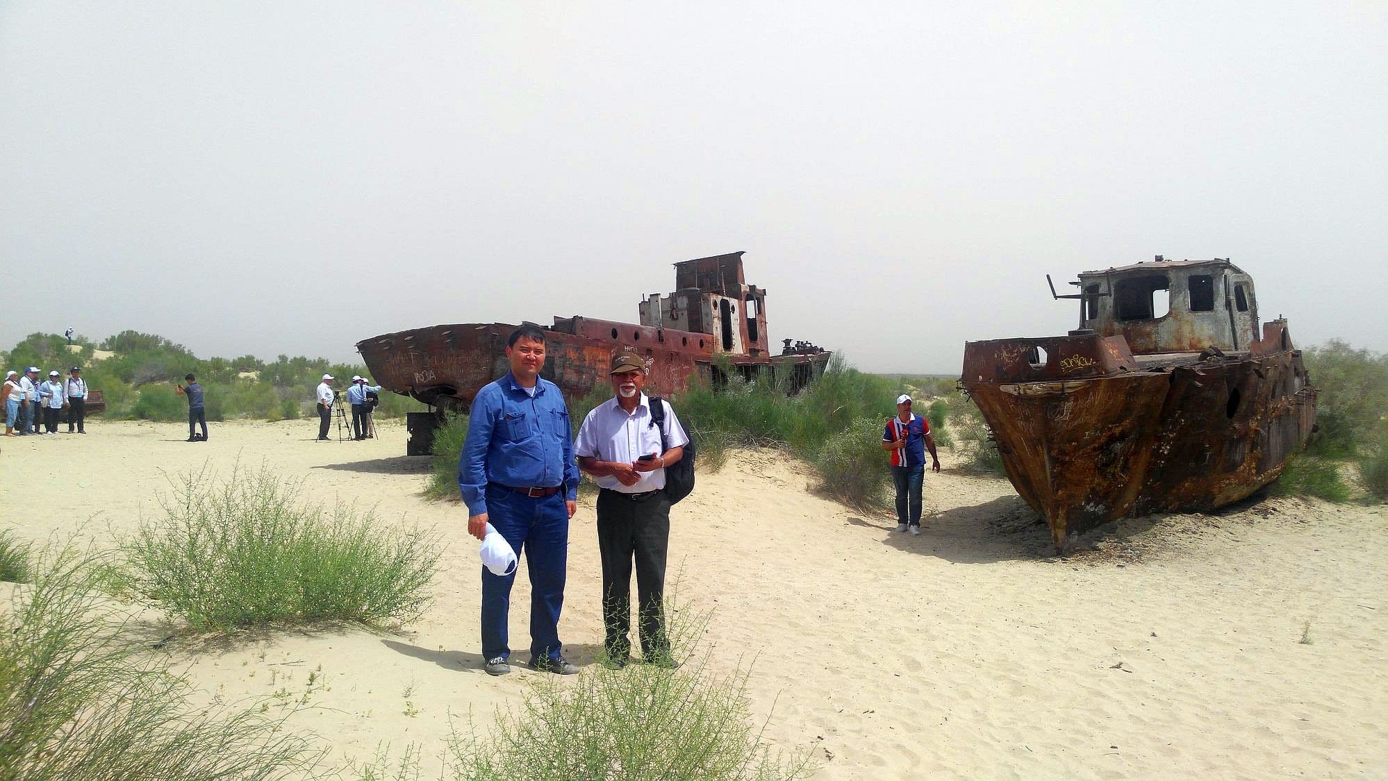 IWMI’s Herath Manthrithilake and Oyture Anarbekov in Moynak District, Karakalpakistan, Republic of Uzbekistan (Aral Sea Region). Credit to Ms. Feruza Ganiyeva.