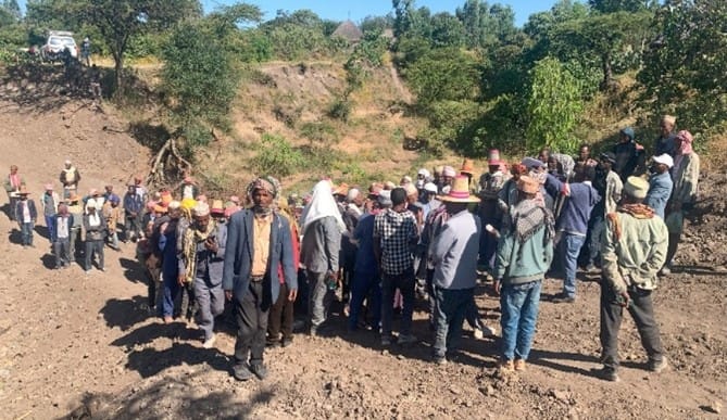 Farmers visiting a rehabilitated gully floor using bamboo plantation in Halaba, Ethiopia. Photo: Awdenegest Moges / SMILE