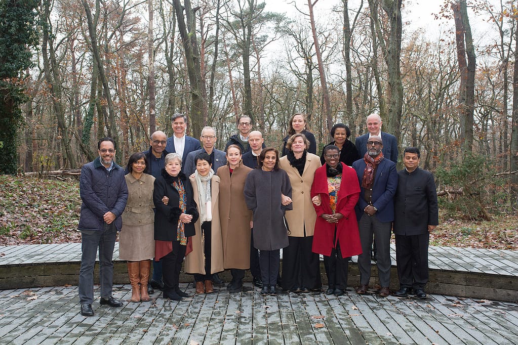 Members of the Global Commission on the Economics of Water stand for a group photo at the third in-person meeting in Potsdam, Germany, 9–10 December, 2022. Photo: stephanieneumann.com