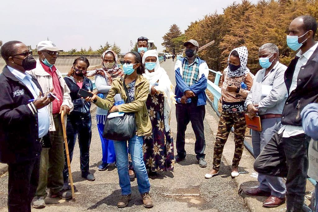 Citizen scientists visiting Legedadi Dam Reservoir, Ethiopia. Photo: Tilaye Worku Bekele