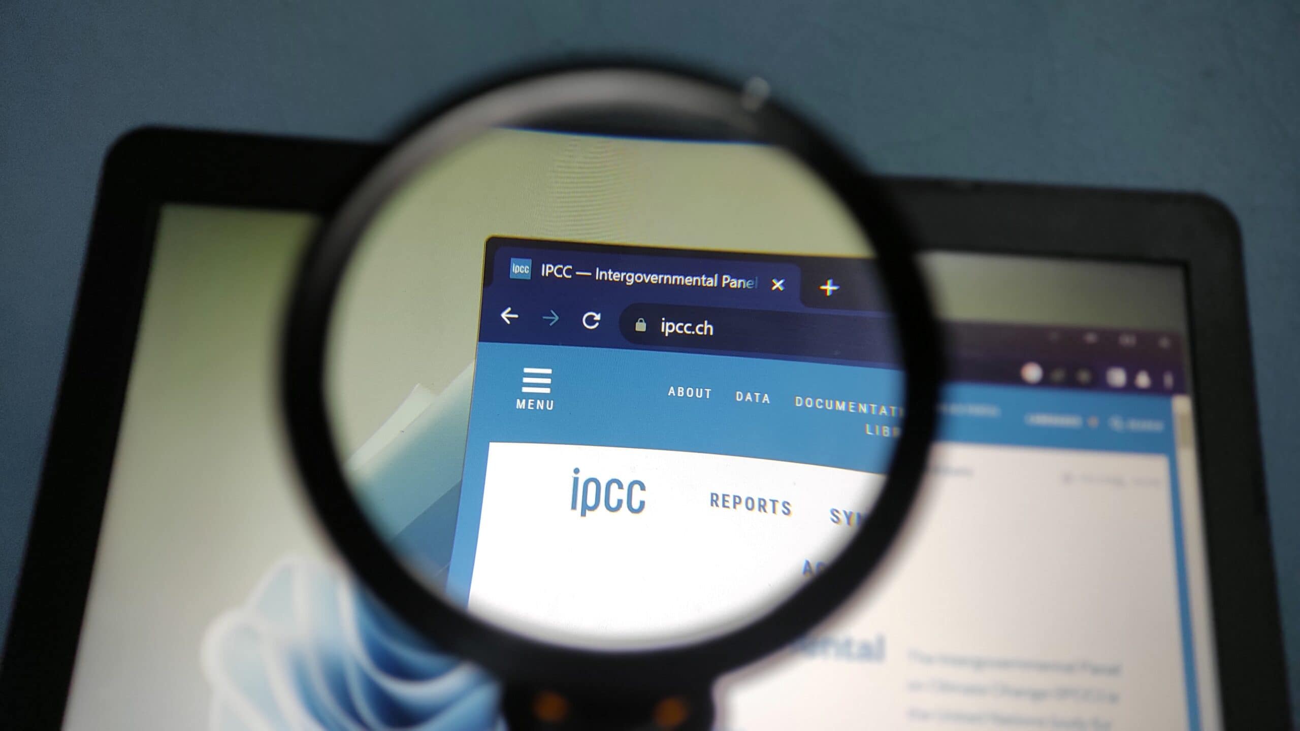 A laptop screen displaying the Intergovernmental Panel on Climate Change (IPCC) website. Photo: Iljanaresvara Studio/Shutterstock