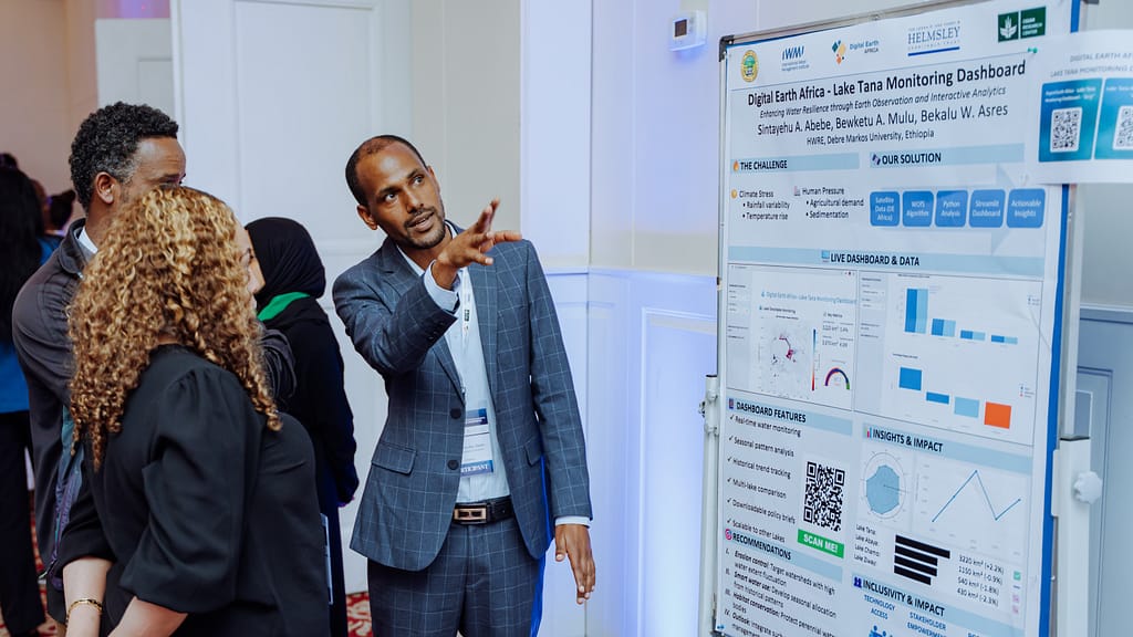 Sintayehu A. Abebe from Ethiopia presents the Lake Tana Monitoring Dashboard during a 2025 DIWASA symposium in Addis Ababa, Ethiopia. “Lake Tana Monitoring Dashboard” showed how visualization enhances water-governance decisions in Ethiopia. Photo: IWMI