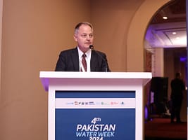 IWMI Director General Mark Smith making the keynote address. Photo: Amjad Jamal / IWMI