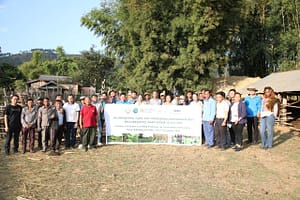 Farmers and IWMI researchers at the peer-to-peer learning exchange in Lao PDR. Photo: IWMI