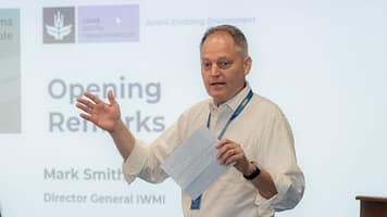 IWMI’s Mark Smith, Director General, gives opening remarks. Photo: Gunarathna Thisal/ Mantaray Films Workshop attendees from across the CGIAR centers pose for a photo.