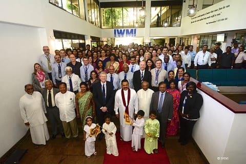 H.E. President Mahinda Rajapaksa with the staff of the International Water Management Institute (IWMI) H.E. President Mahinda Rajapaksa with the staff of the International Water Management Institute (IWMI)