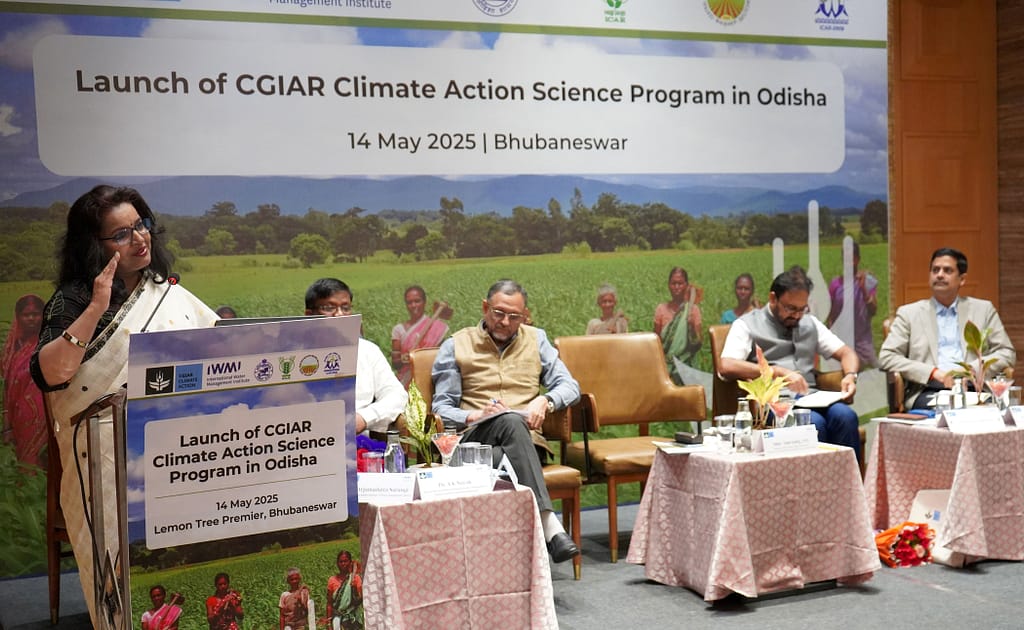 Chief Guest Anu Garg addresses the audience at the launch of the CGIAR Climate Action Program in Bhubaneswar, Odisha on May 14, 2025. Photo: Tanmoy Bhaduri/IWMI.