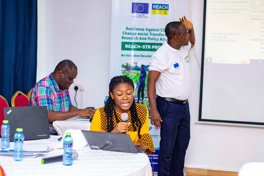 Eugenia Akiwele Akiyom, a Master’s graduate from SDD-UBIDS, during a stakeholder workshop in Wa. Photo: Big Point Nett Ventures for IWMI