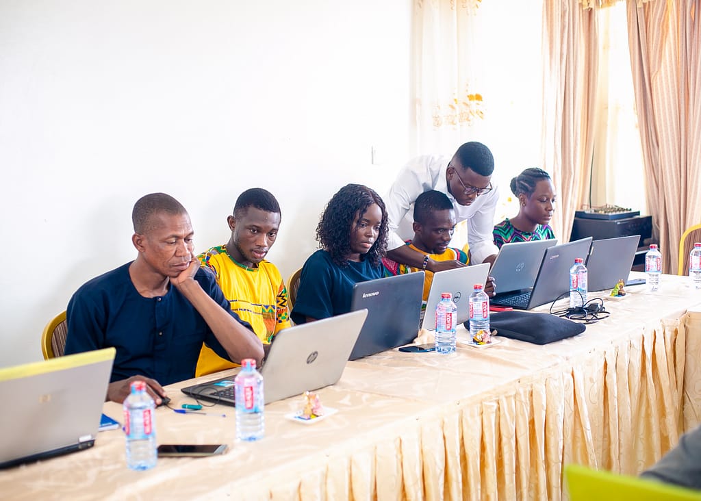 REACH-STR students at a write-shop. Photo: KathyAnn Events for IWMI