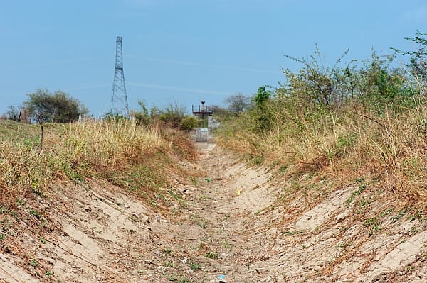 A dry canal - Hamish John Appelby / IWMI