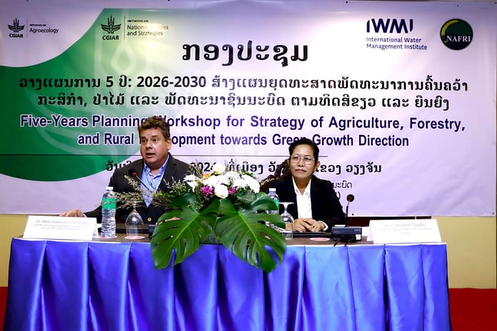 Mark Dubois, IWMI Country Representative in Lao PDR, addresses a planning workshop. Photo: IWMI