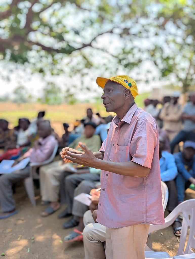 A farmer from the Chisamba District engaging with the Extension Officers, querying what the forecast terminology means for his farming. Photo: Yakob Umer/IWMI