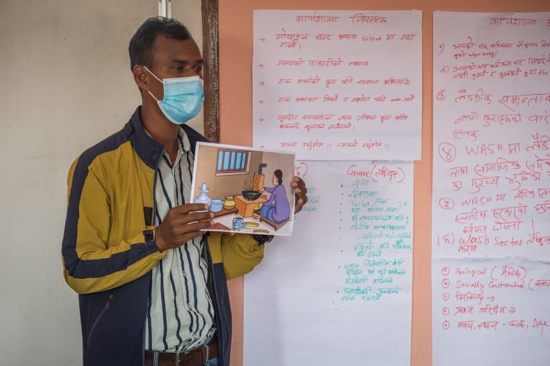 Subhod Kumar Mahato, Field Mobilizer from Bagmati Welfare Society Nepal of Sarlahi, thinks that in his community, it is only women who cook food. He also adds that men cook when not living at home (for work, when living away) but do not help out once they come back home.
