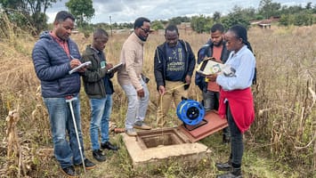 The Groundwater for Advancing Resilience in Africa (G4DR) team inspects boreholes in Malawi. Photo: Claudio Pacacheque