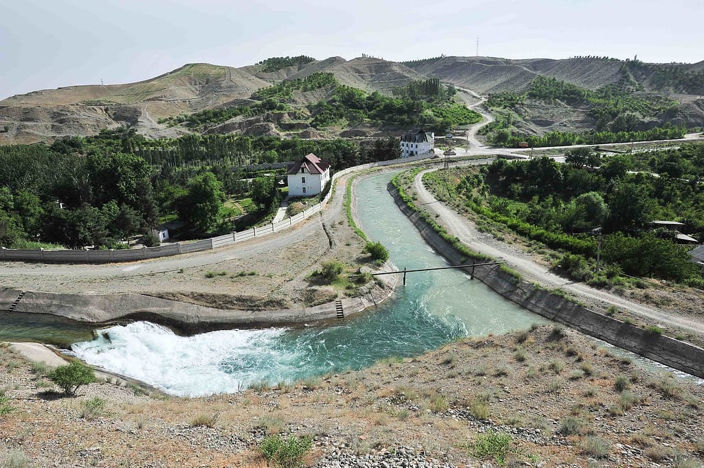 Increased investment in the water sector is necessary to fund large infrastructure projects such as the South Ferghana Main Canal in Uzbekistan (Photo Credit: Neil Palmer / IWMI). 