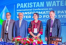 IWMI’s Mohsin Hafeez and Mark Smith inaugurate Pakistan Water Week alongside Iqar Khan and Claudia Ringler. IWMI / Pakistan