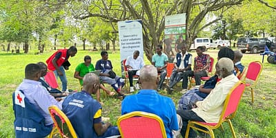 Consultation with communities and local officers during the preparation for the simulation drill in Monze District, Zambia. Photo: IWMI