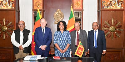 IWMI representatives met with Sri Lanka's Prime Minister. From left to right: Syon Niyogi, Chief Operating Officer; Mark Smith, Director General; Sri Lanka’s Prime Minister, Harini Amarasuriya; Prathap Ramanujam, Senior Advisor to the Director General; and Lal Mutuwatte, Deputy Country Manager.