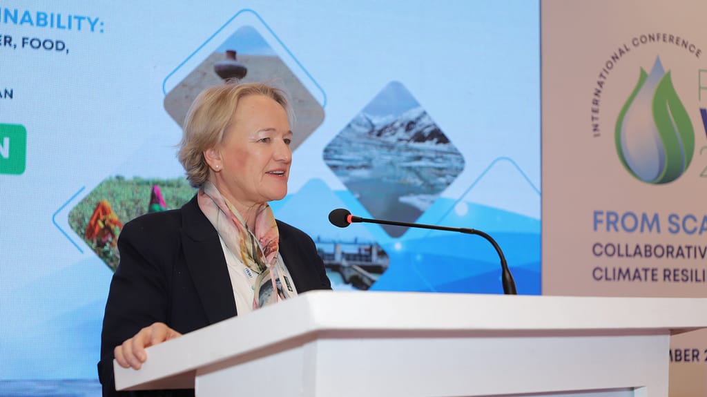 Rachael McDonnell, deputy director of IWMI delivers her keynote address at Pakistan Water Week 2025. Photo: IWMI