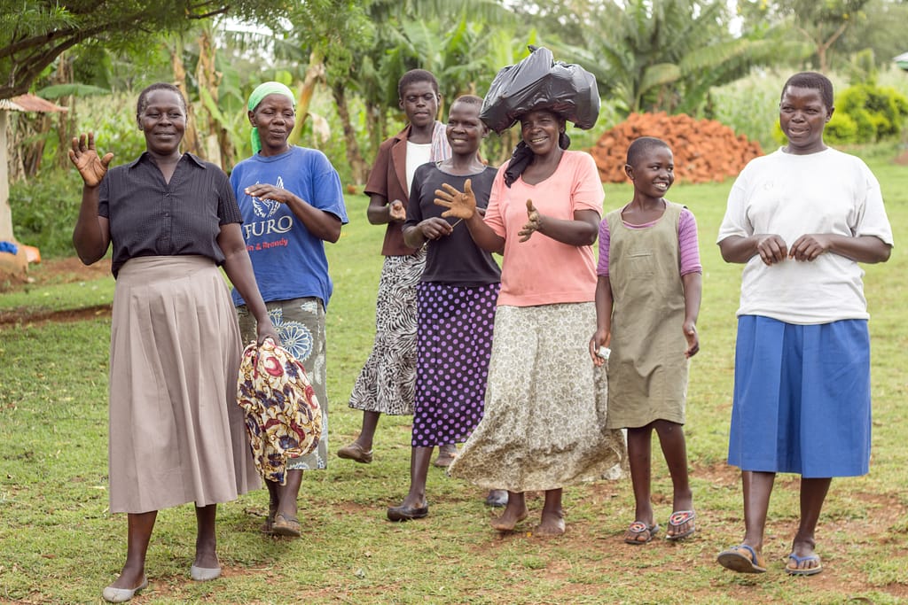 Women and youth in a rural landscape. Photo: Simplice / Shutterstock