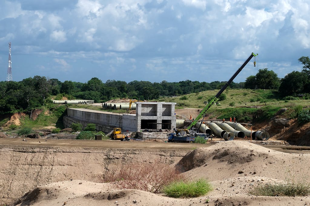 Infrastructure projects in the Shire River Valley, in Malawi. Photo: IWMI