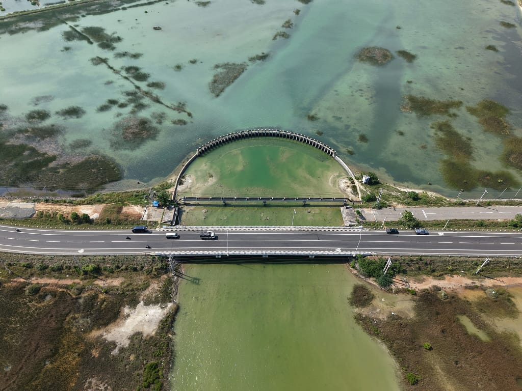 At Kytes Hospital, IWMI researchers conduct a site visit in preparation for a rainwater harvesting system. Photo: IWMI