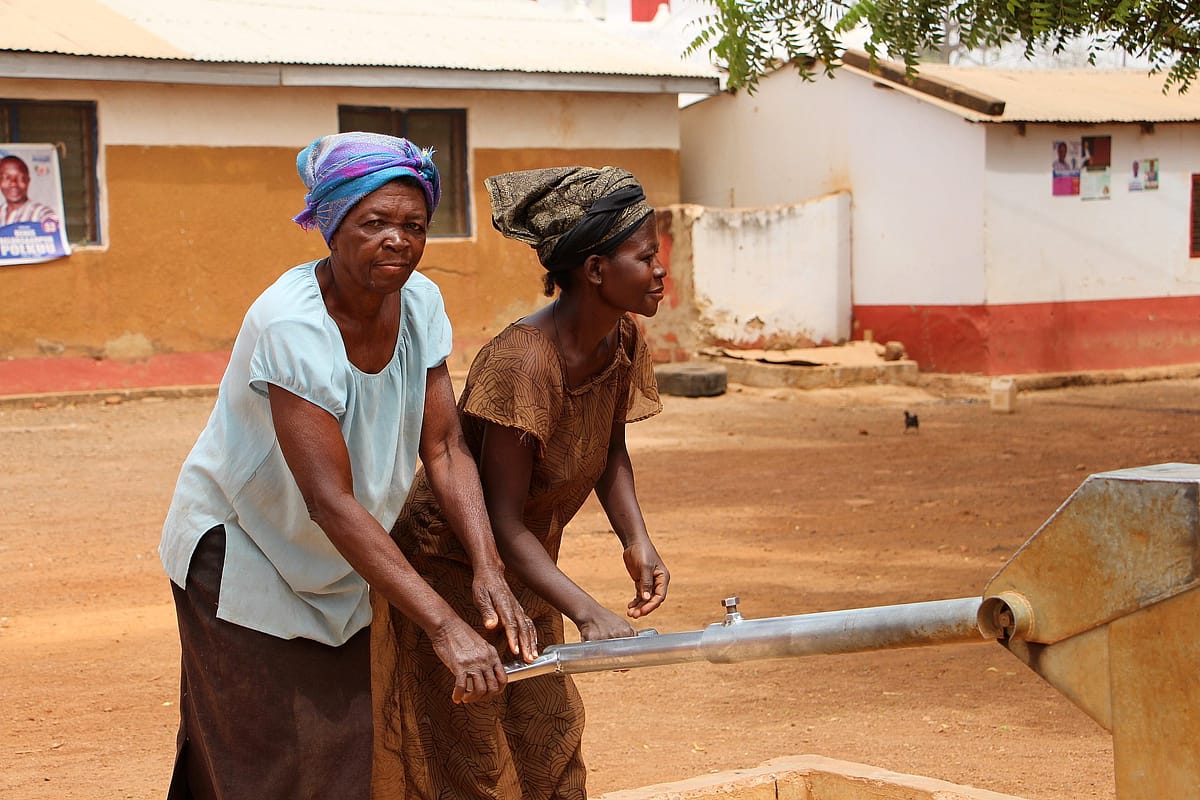 Women pumping water in Nandom, Nandom District in Ghana. Photo credit: IWMI Women pumping water in Nandom, Nandom District in Ghana. Photo credit: IWMI