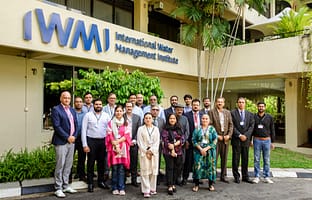 Senior officials from Pakistan’s meteorological and disaster management agencies with IWMI leadership during discussions on drought monitoring and early warning systems in Colombo, Sri Lanka. Photo: IWMI